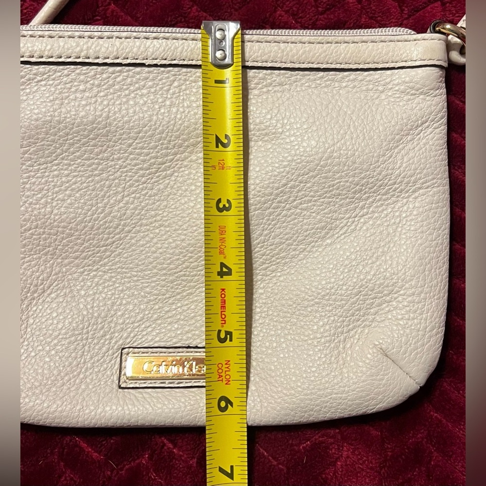 GUC Calvin Klein Off-White Crossbody Bag - Picture 7 of 8